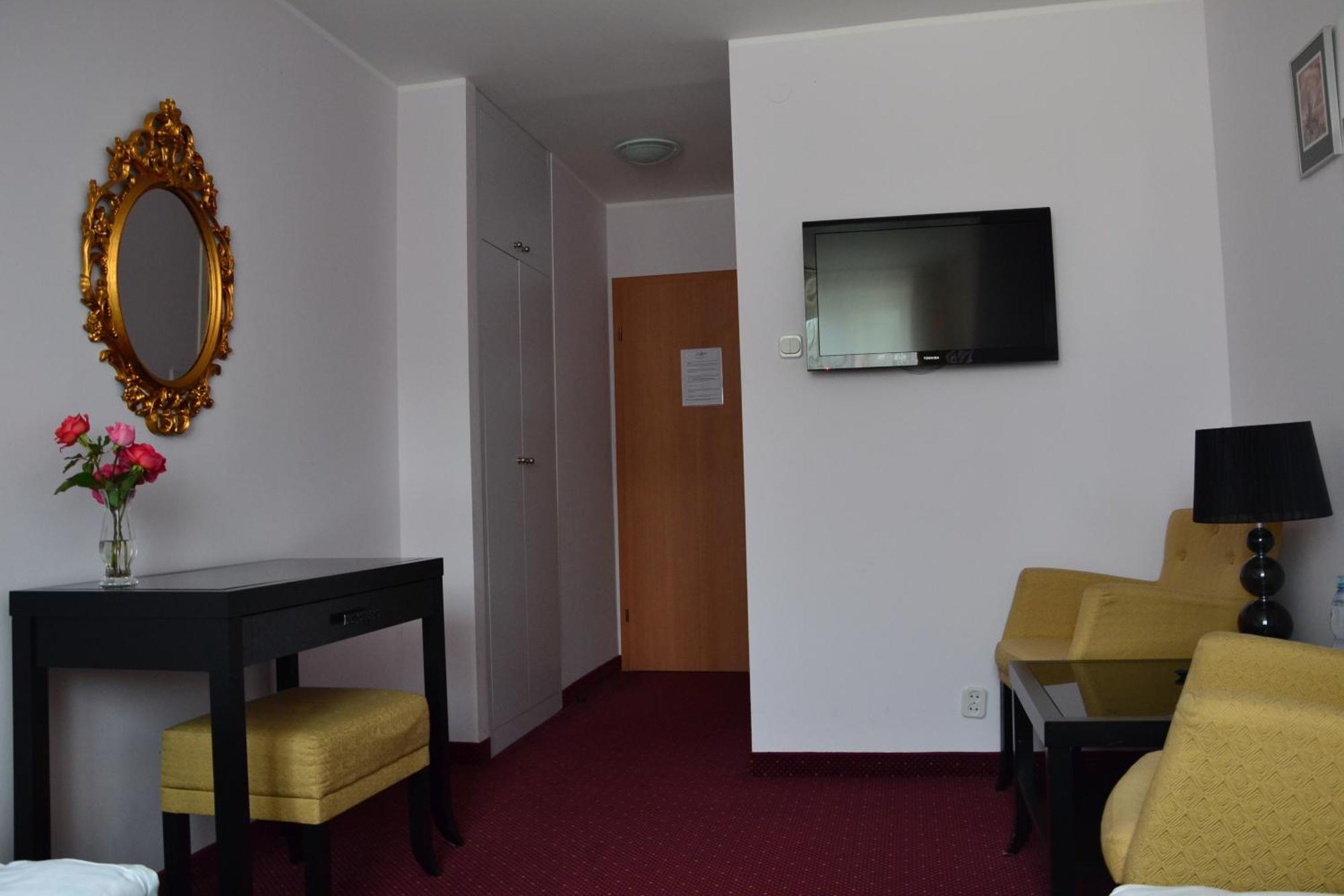 Hotel&Restauracja Zlote Runo Gora Kalwaria Phòng bức ảnh