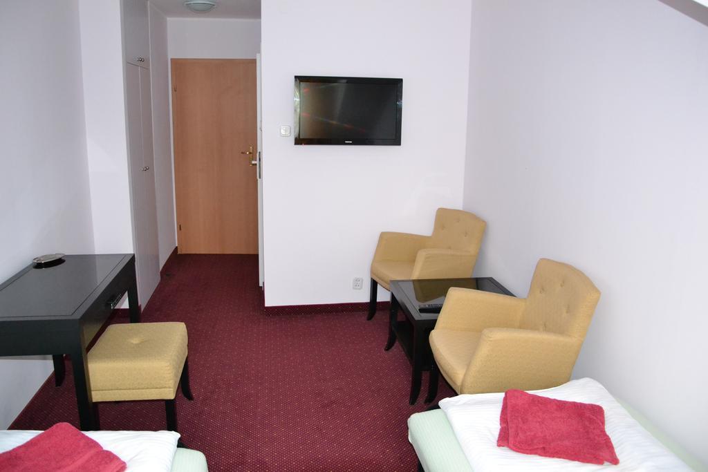 Hotel&Restauracja Zlote Runo Gora Kalwaria Phòng bức ảnh