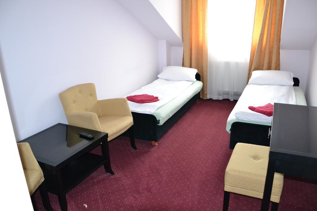 Hotel&Restauracja Zlote Runo Gora Kalwaria Phòng bức ảnh