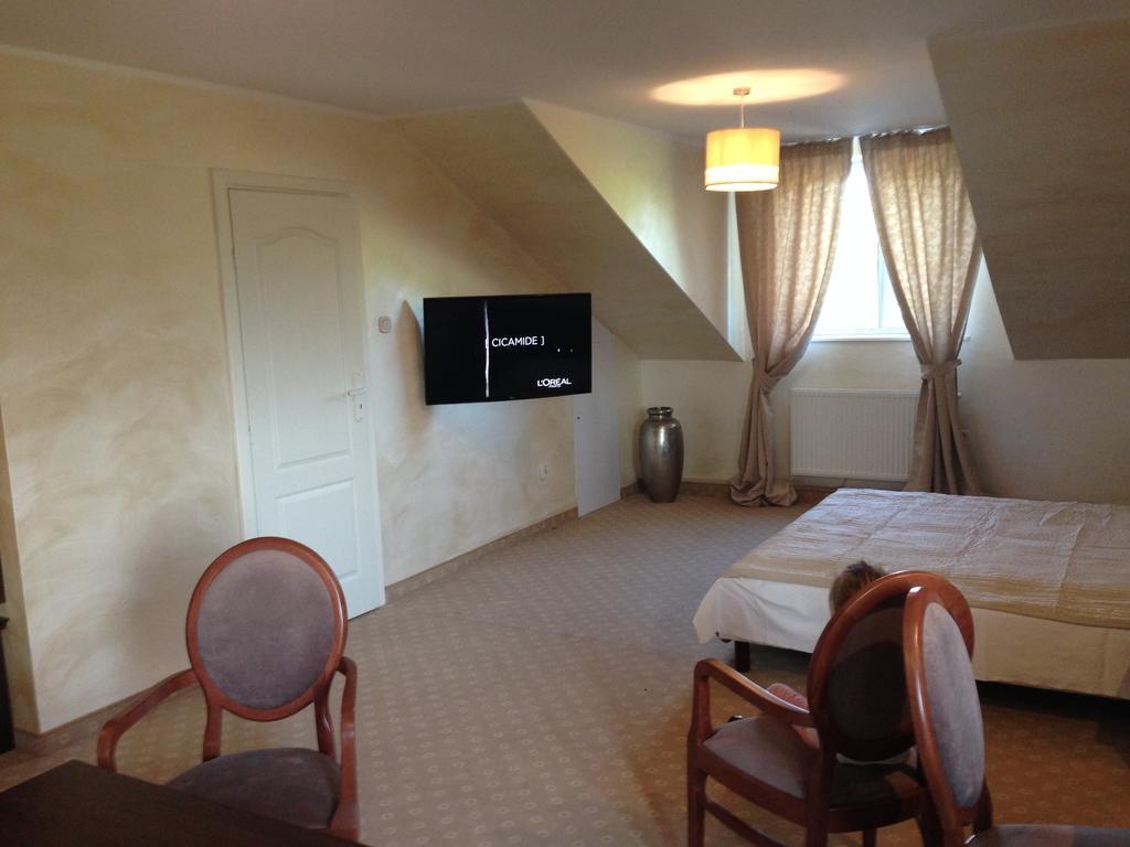 Hotel&Restauracja Zlote Runo Gora Kalwaria Ngoại thất bức ảnh